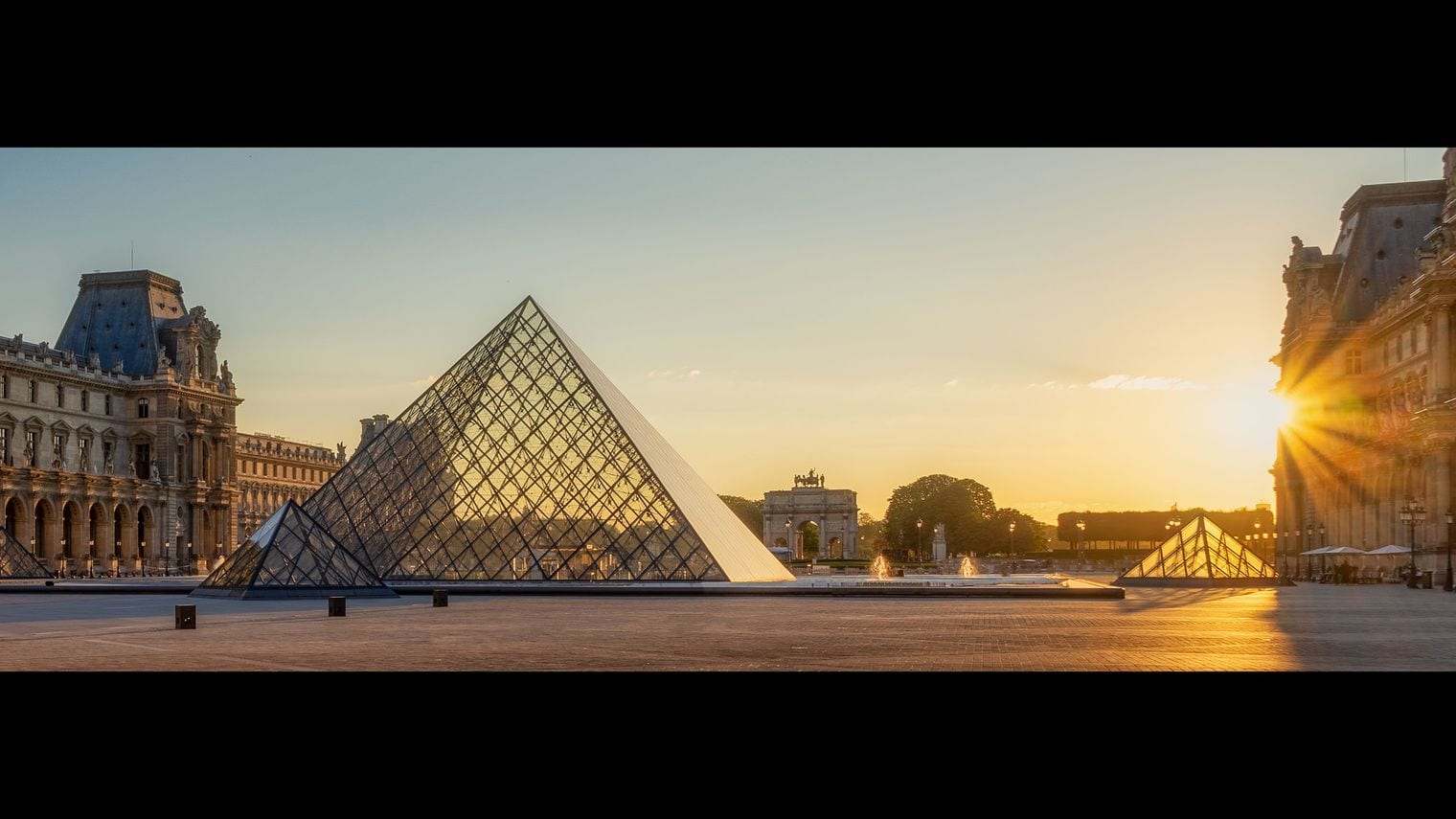 Louvre, World