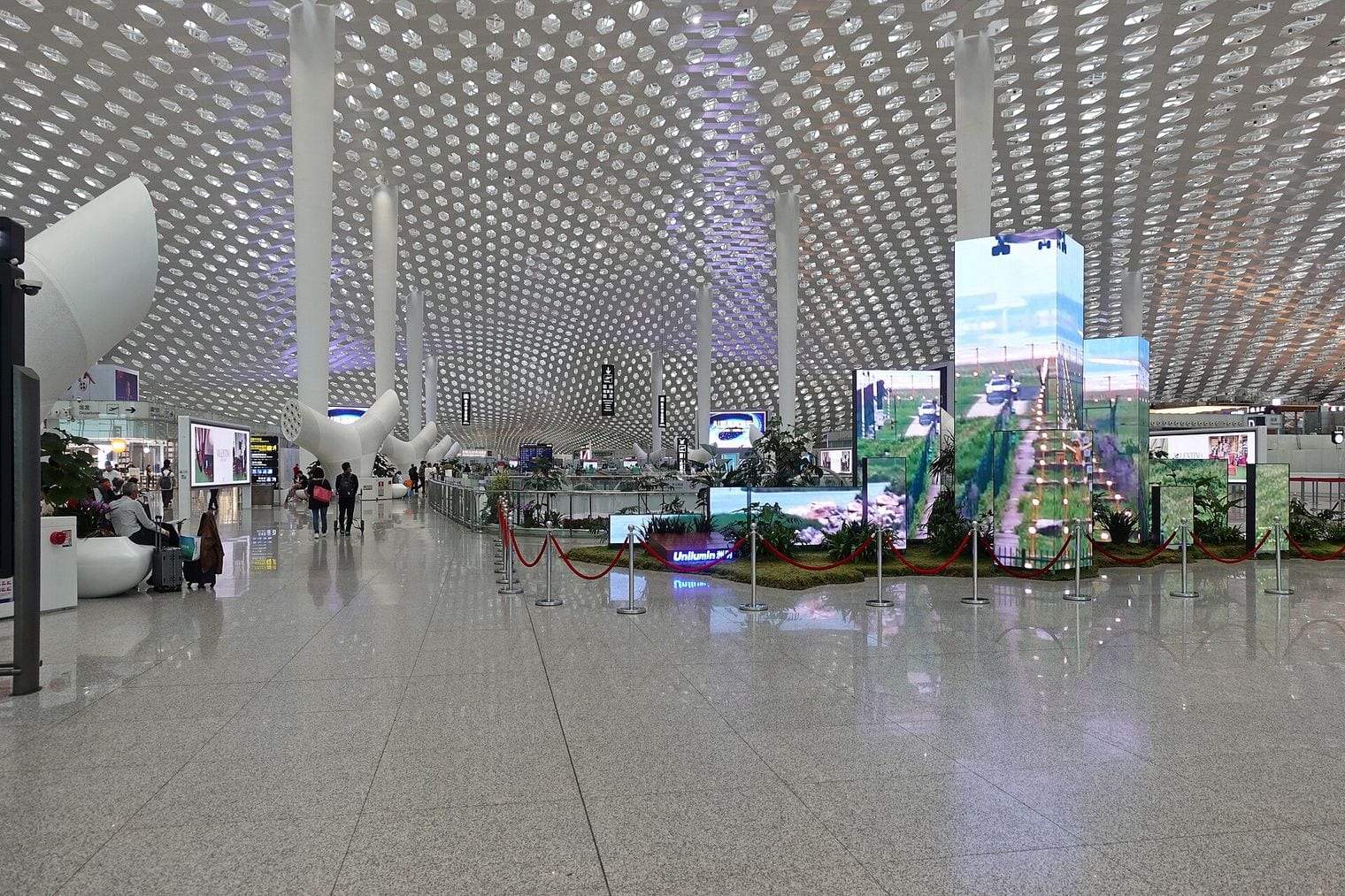 Shenzhen Bao'an International Airport, World
