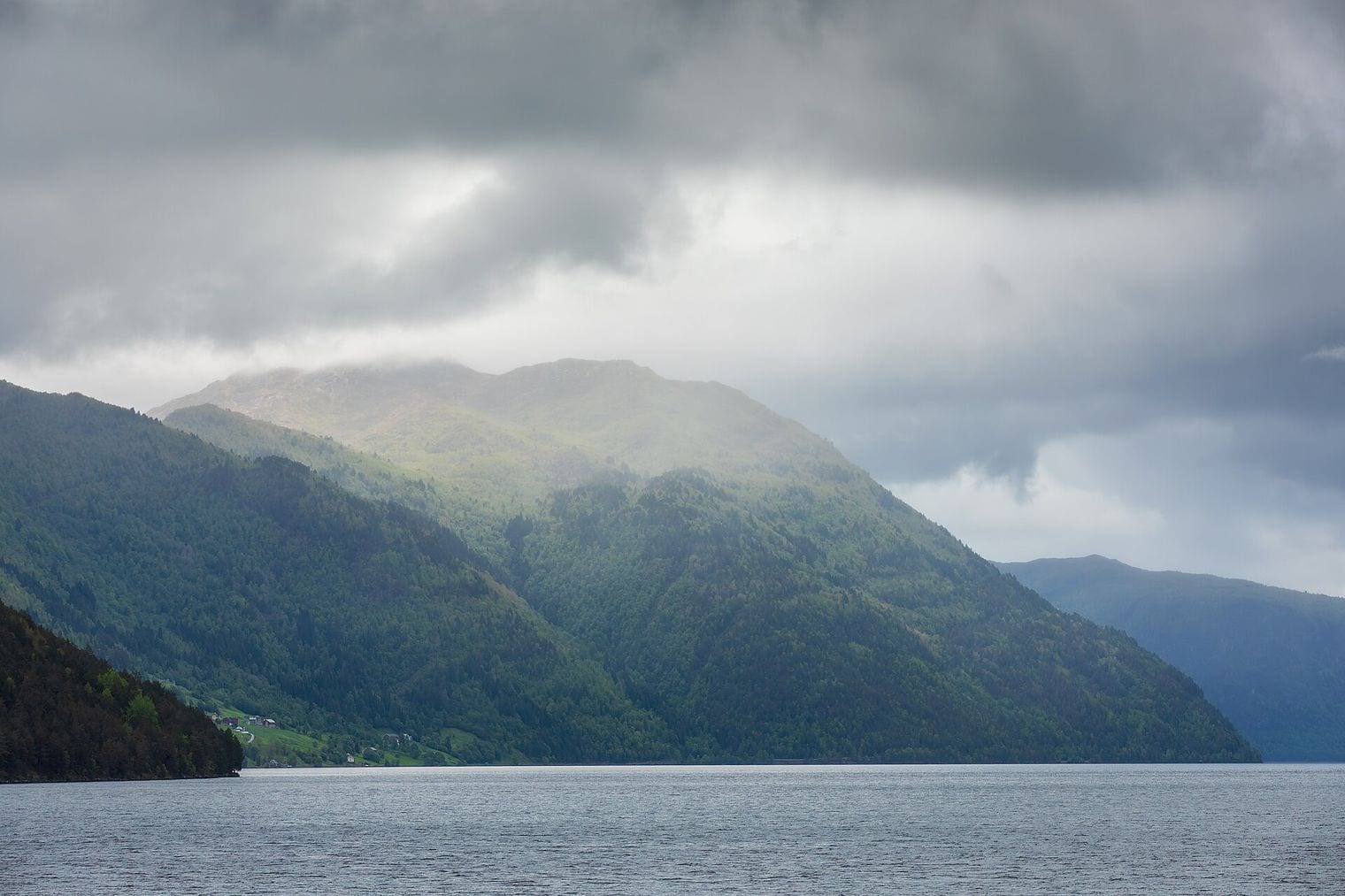 Hornindalsvatnet, World