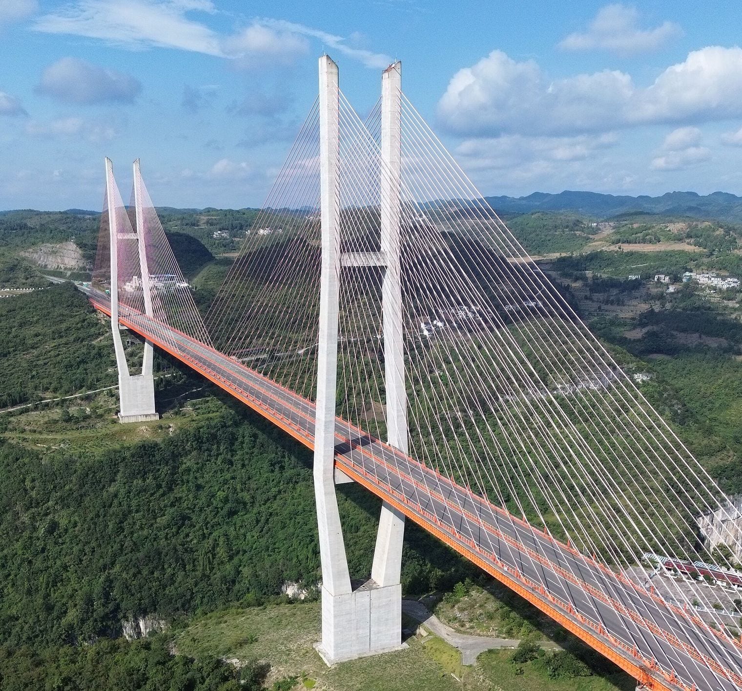 Liuguanghe Xiqian Expressway Bridge, World