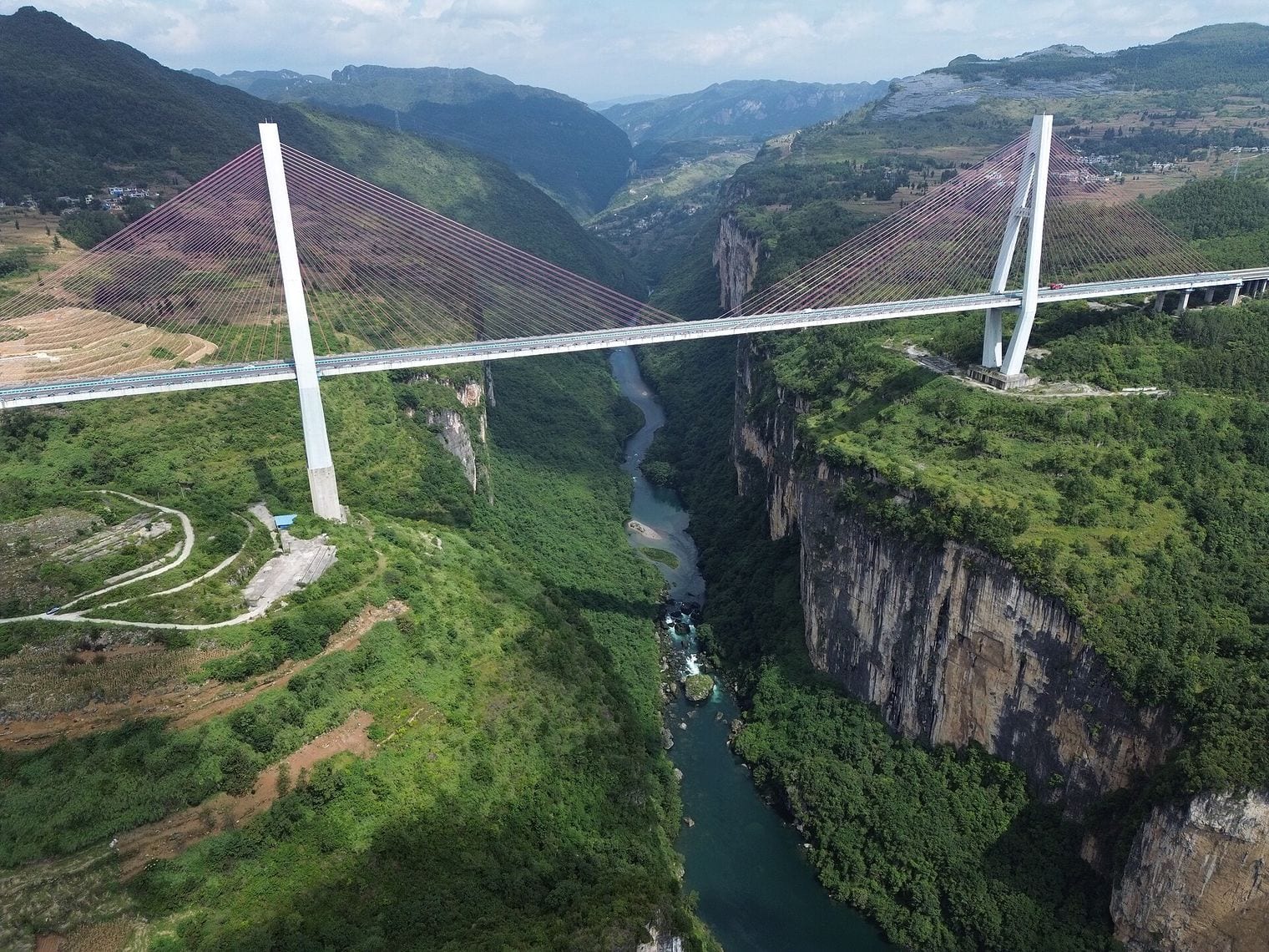 Liuchong River Bridge, World