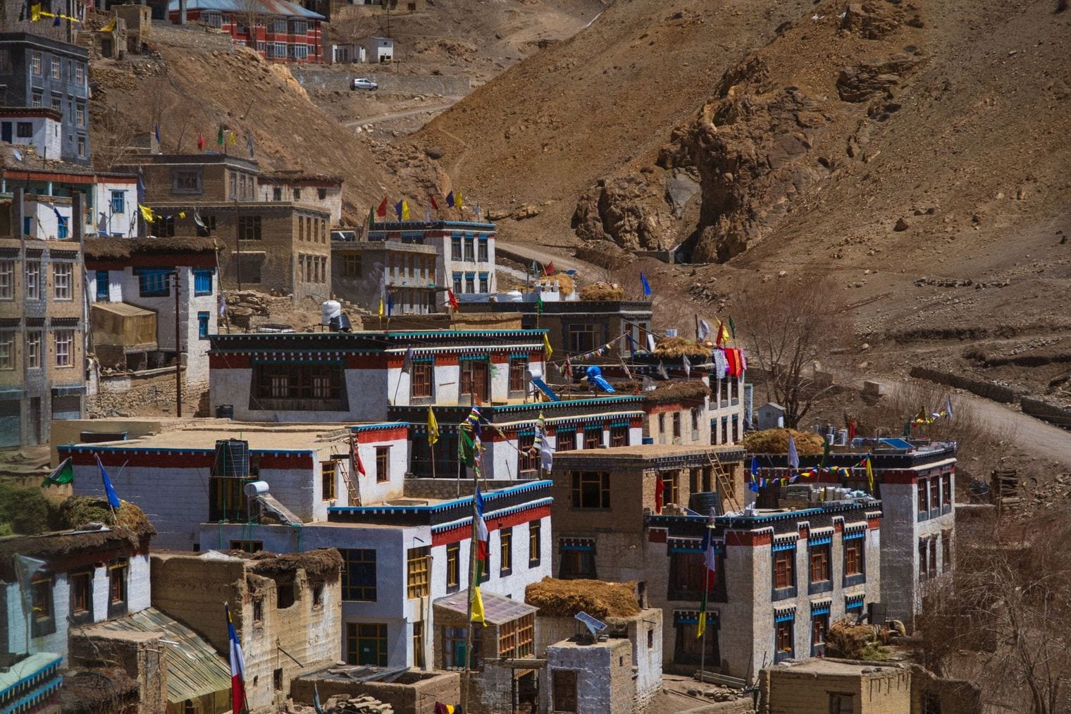 Pana (Amdo Town), World