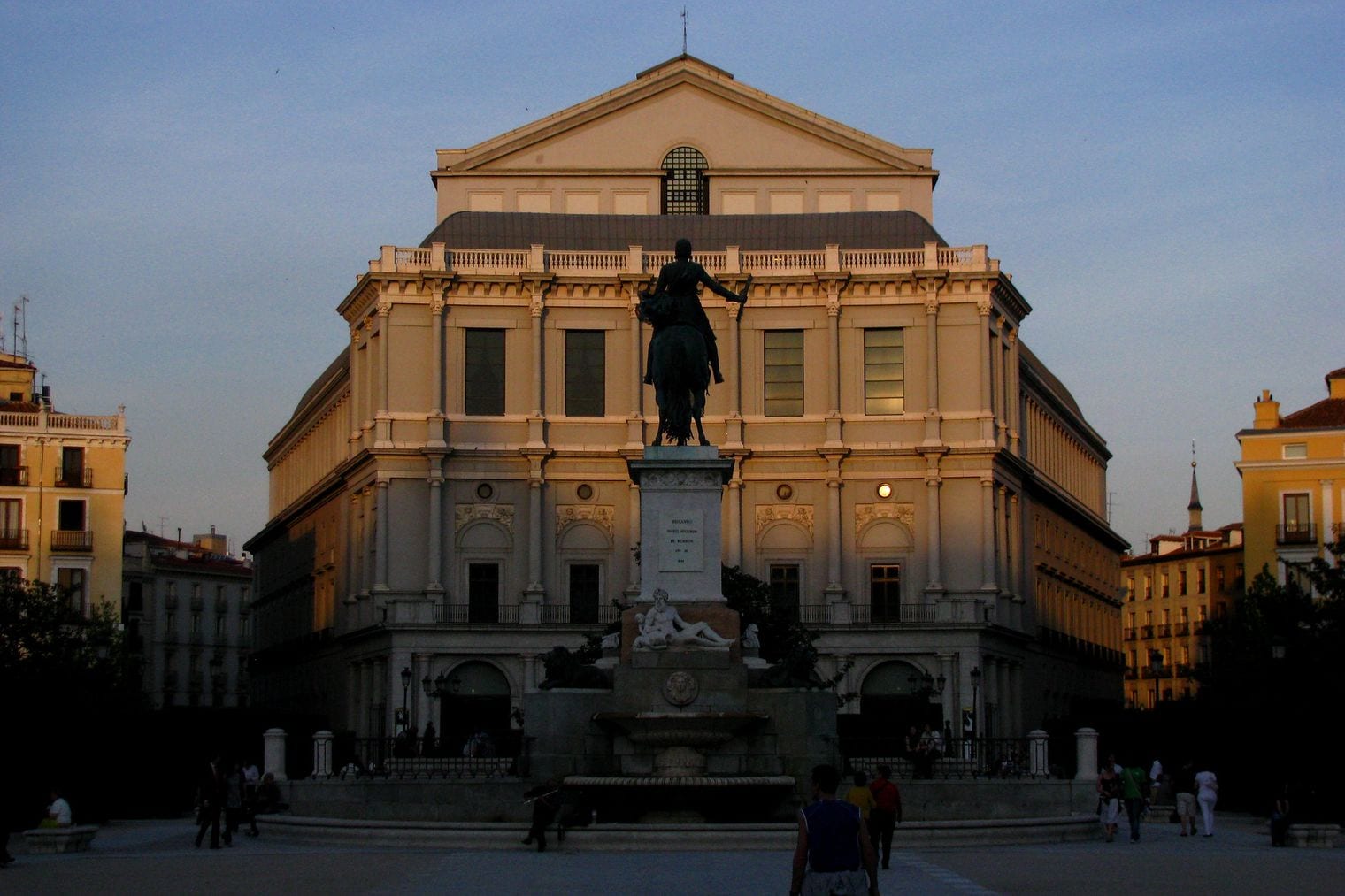 The Opera House Sat Shut for 41 Years, Spain