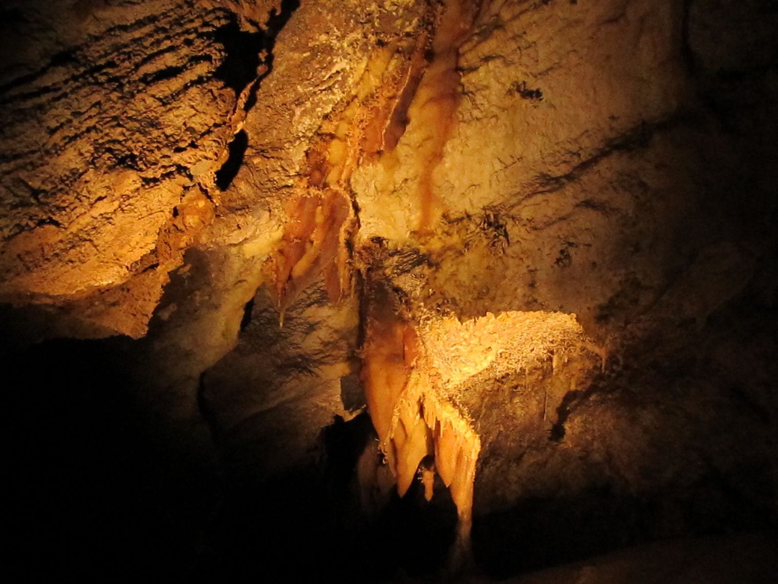 Timpanogos Cave Is Crowded With Helictites, Utah