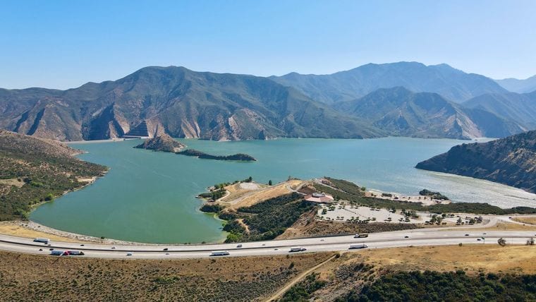 Pyramid Lake