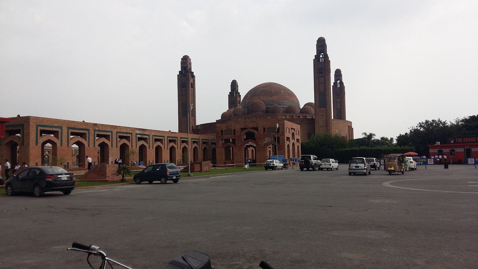 Grand Jamia Mosque, Lahore, World