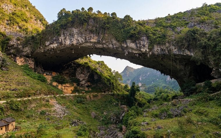 Jiangzhou Natural Bridge