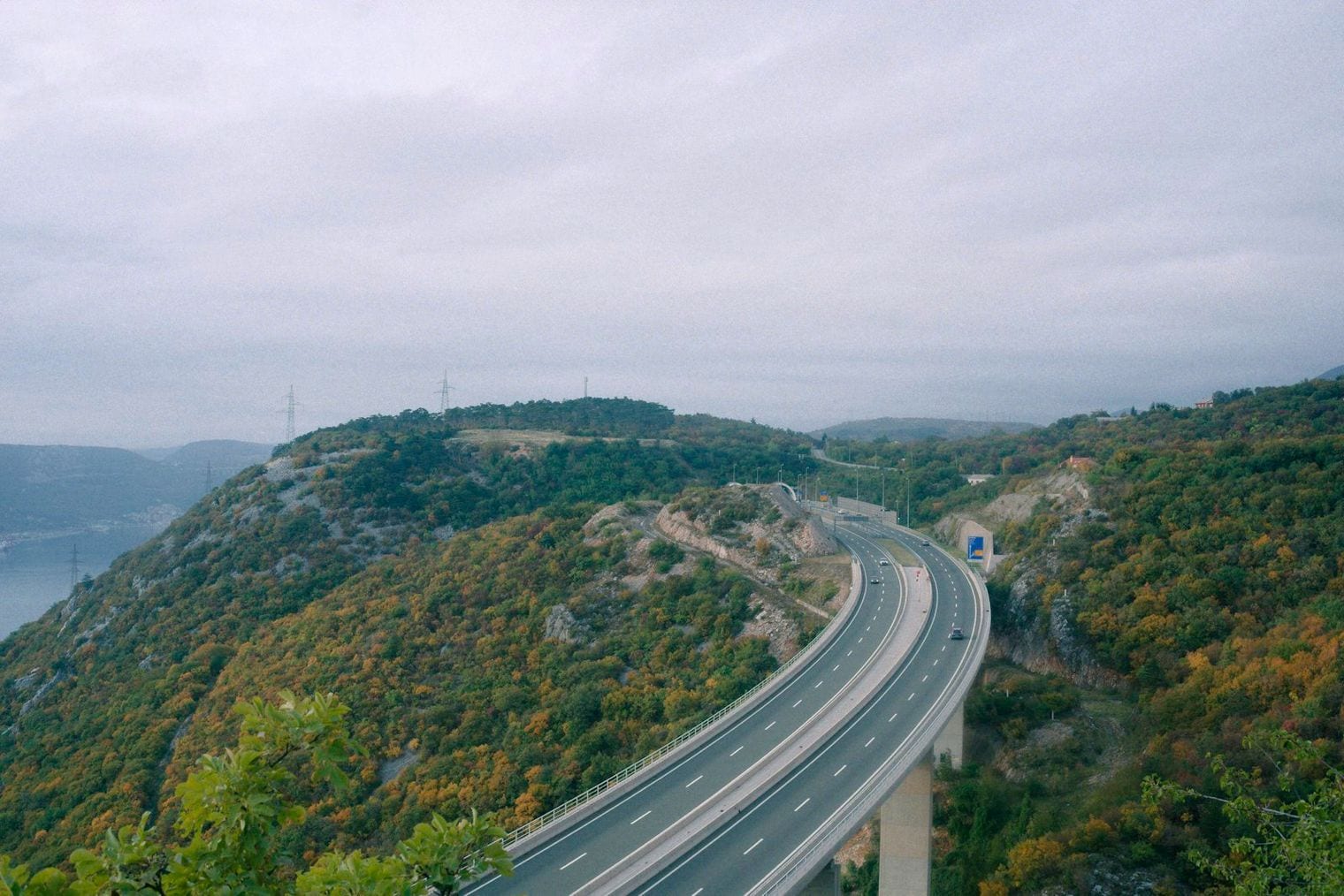 Xishan Tunnel, World