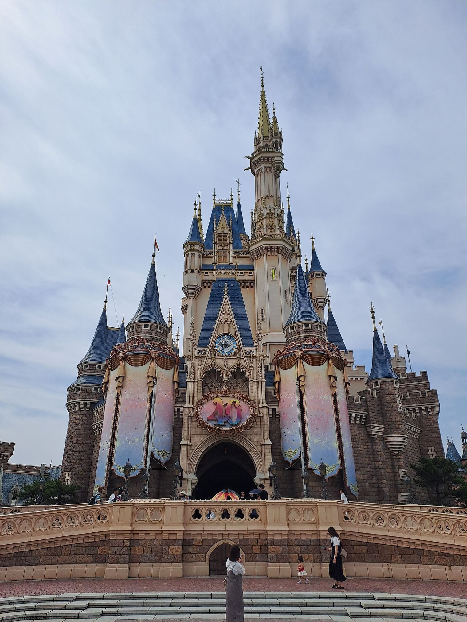 Tokyo Disneyland, World