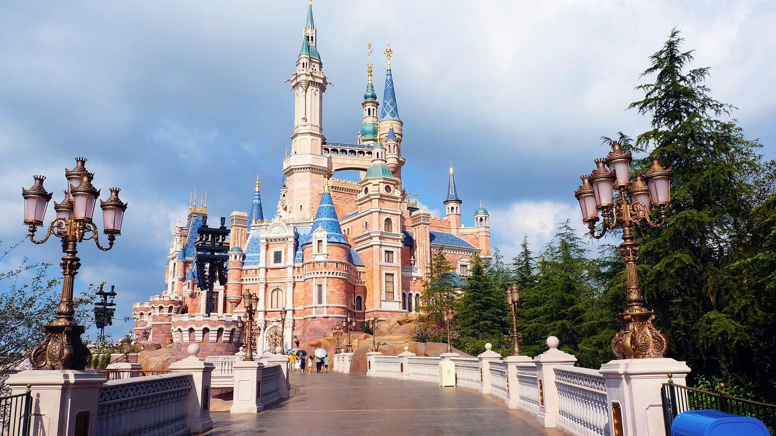 Shanghai Disneyland, World