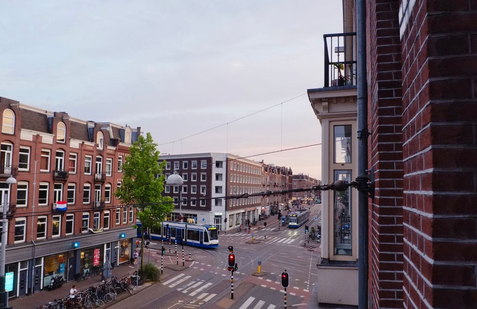 De Hallen, Netherlands