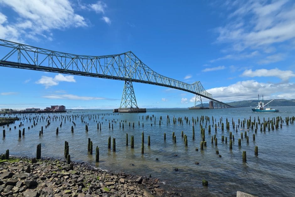 Columbia River Eco Tour in Astoria Oregon