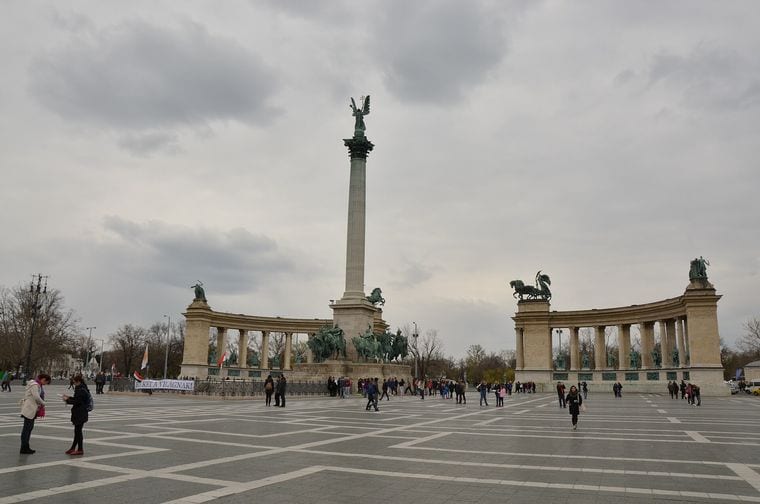 Heroes' Square