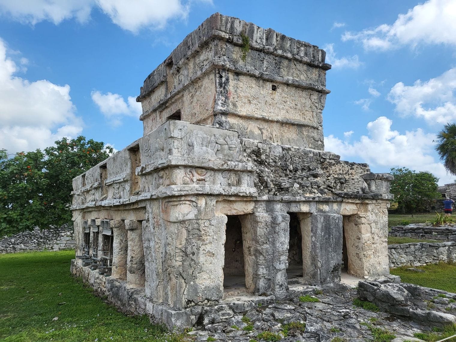 Yamil Lu'um, Mexico