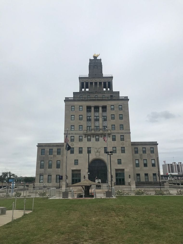 Veterans Memorial Building