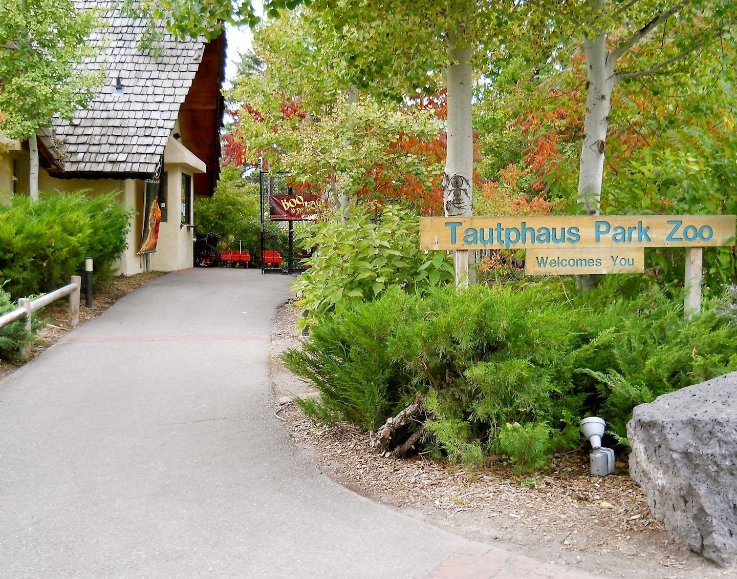 Idaho Falls Zoo at Tautphaus Park