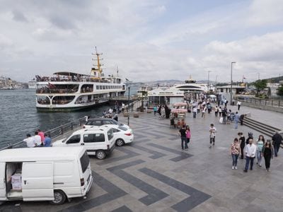 Eminönü Square
