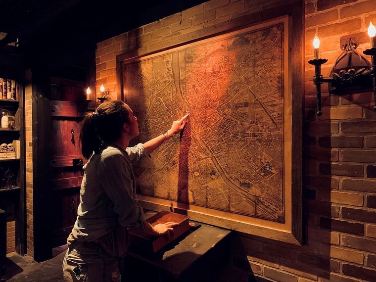 Enter/Locked Escape Rooms