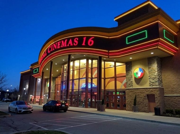 Regal Deerfield Town Center