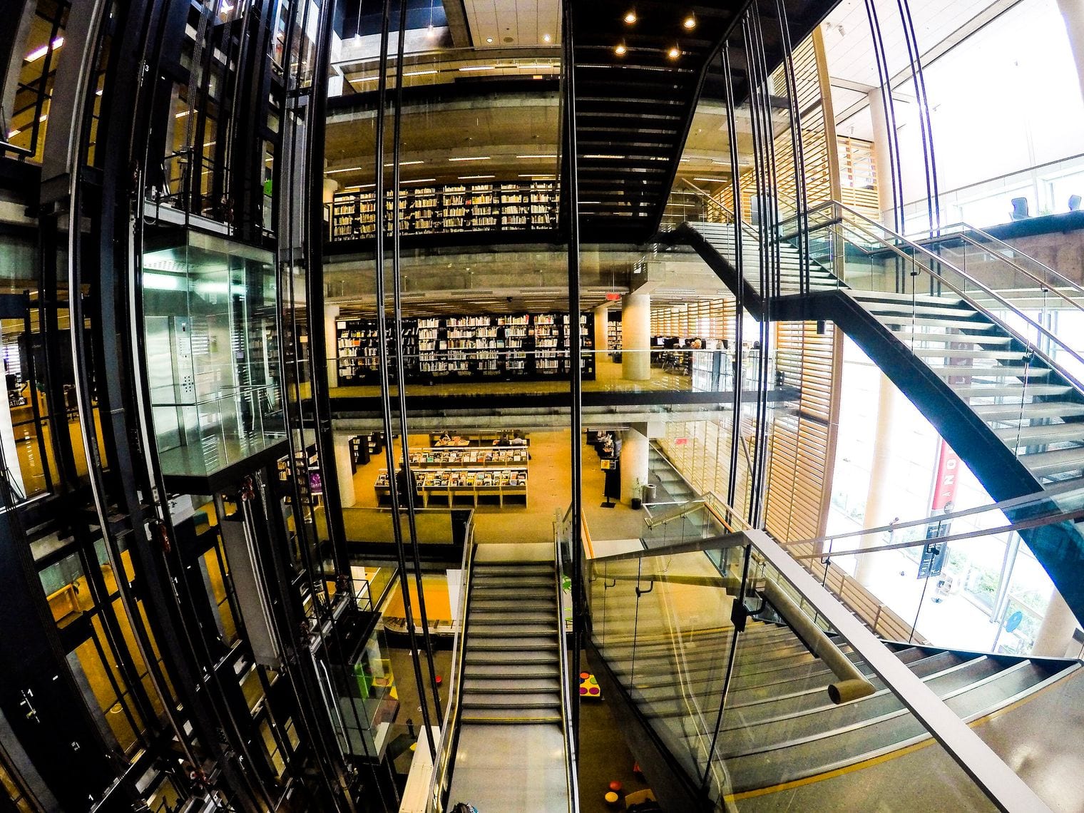 Grande Bibliothèque, Canada