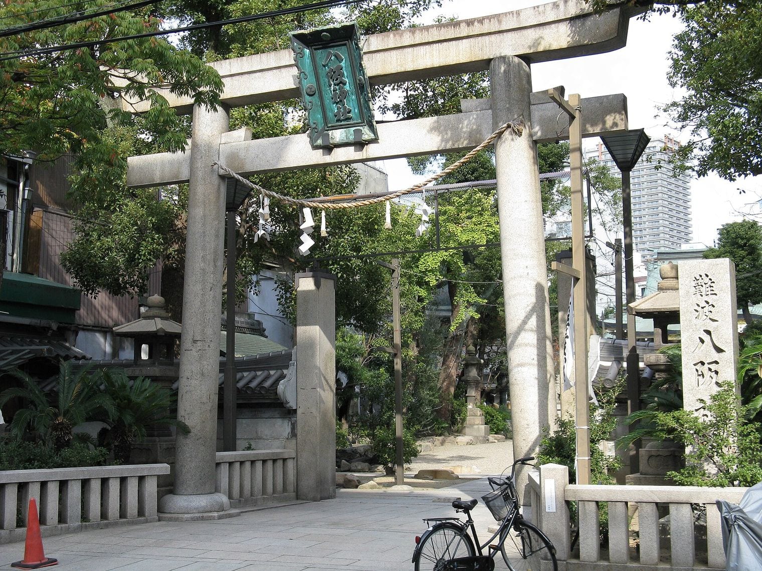 Namba Yasaka Jinja, Japan