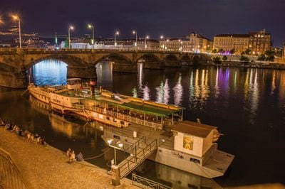 Náplavka