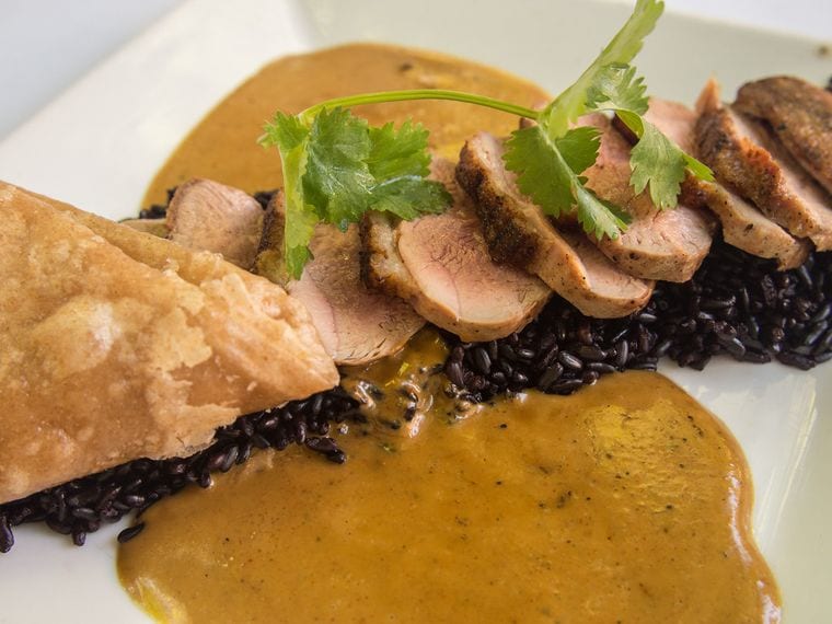 Novo Restaurant & Lounge