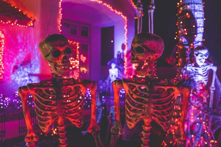 Ghostly Manor Thrill Center
