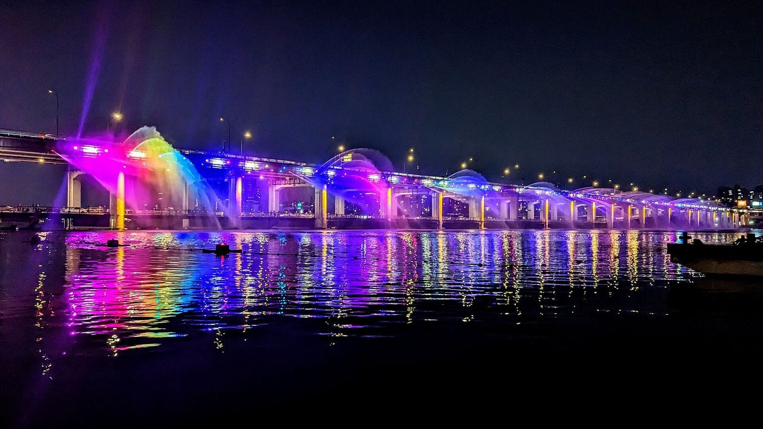 Banpo Bridge Moonlight Rainbow Fountain, South Korea