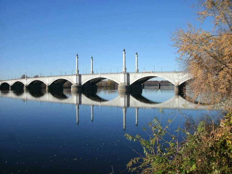 Memorial Bridge