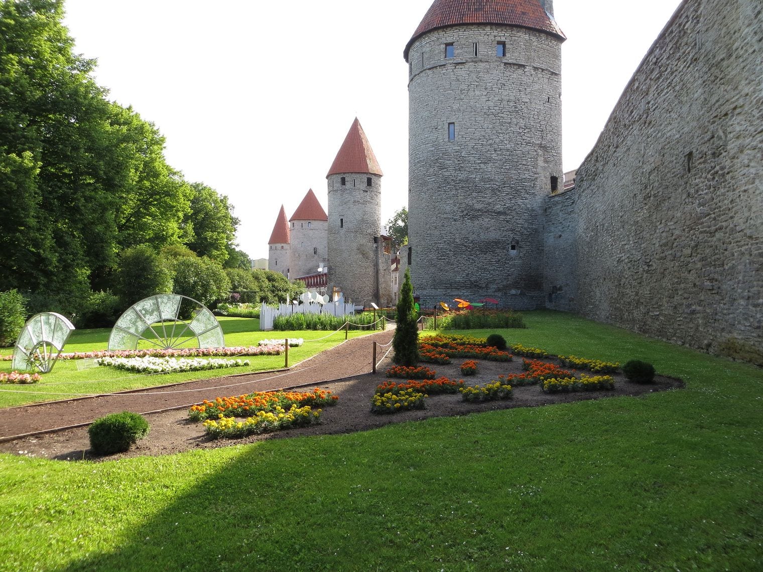 Towers' Square (Tornide väljak), Estonia
